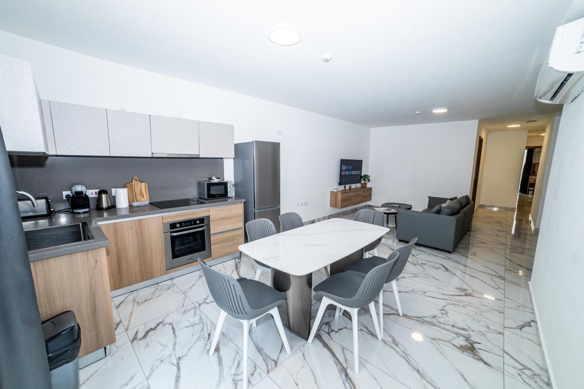 New, Stylish And Modern 1Br Apartment セント・ポールズ・ベイ エクステリア 写真