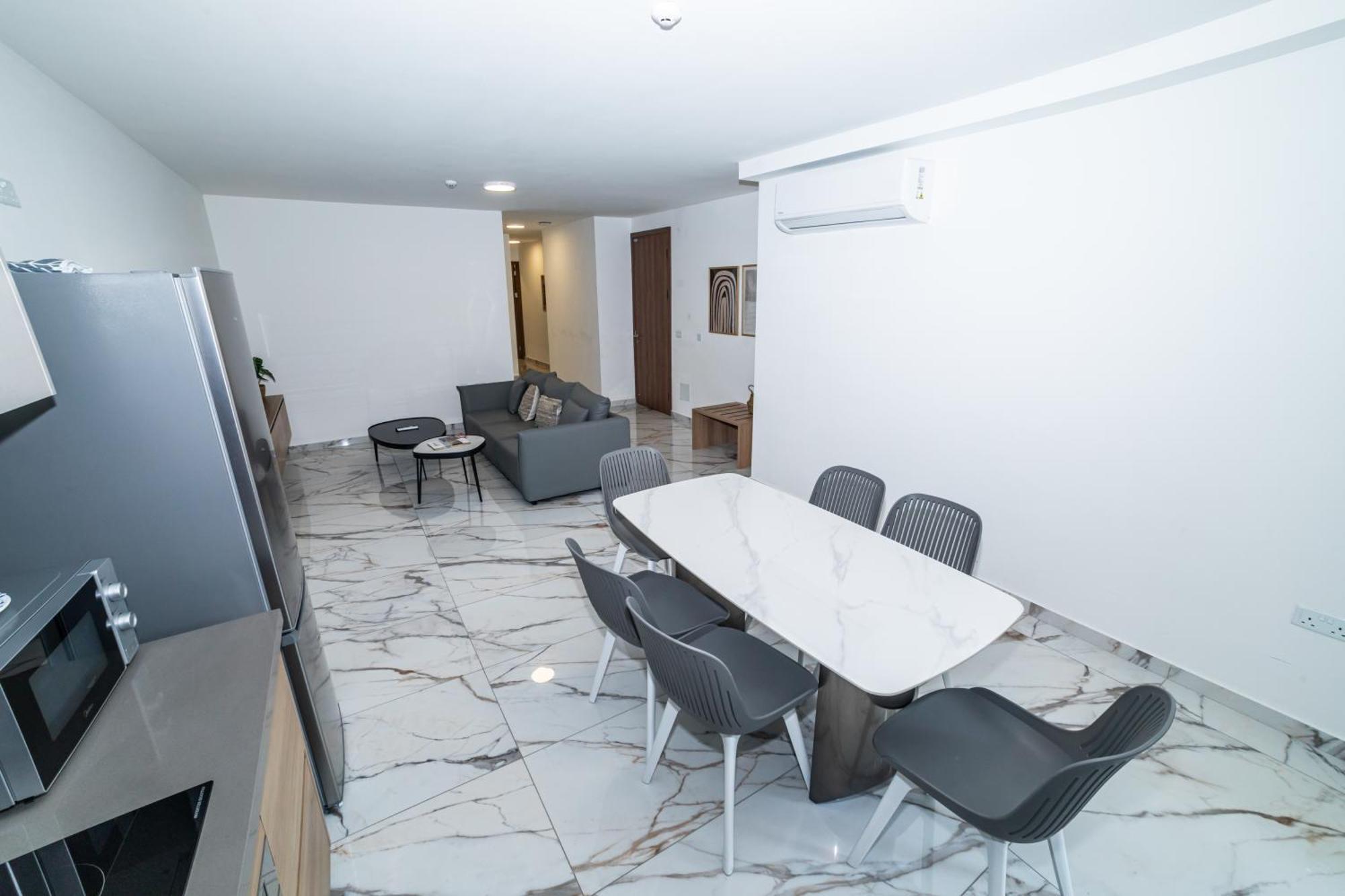 New, Stylish And Modern 1Br Apartment セント・ポールズ・ベイ エクステリア 写真