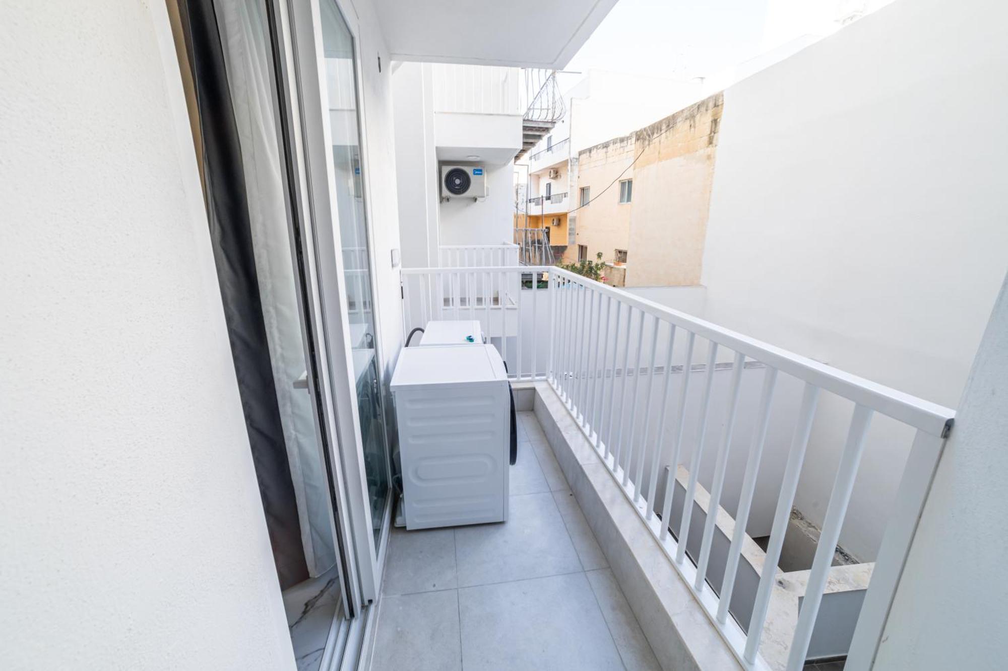 New, Stylish And Modern 1Br Apartment セント・ポールズ・ベイ エクステリア 写真