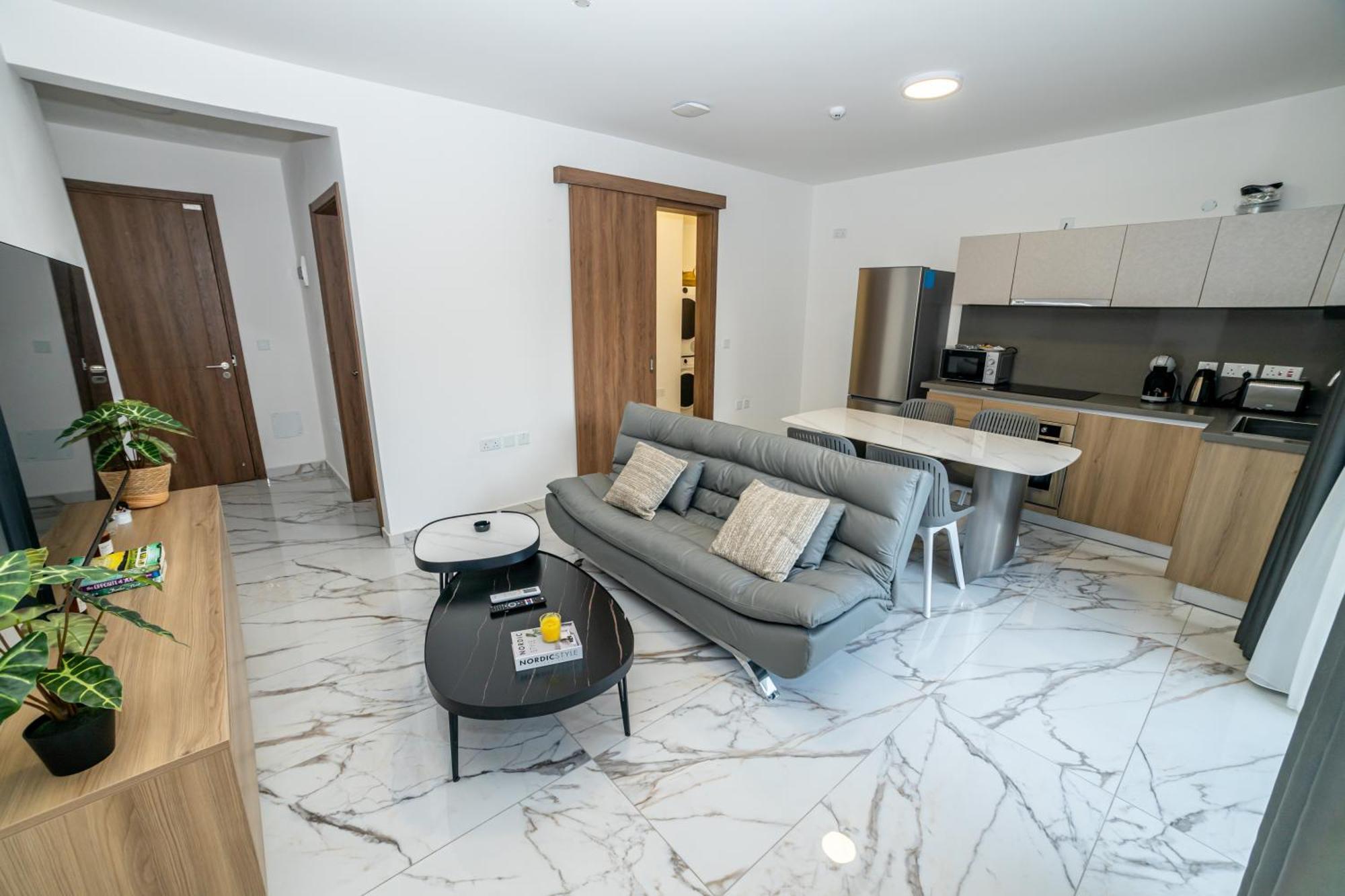 New, Stylish And Modern 1Br Apartment セント・ポールズ・ベイ エクステリア 写真
