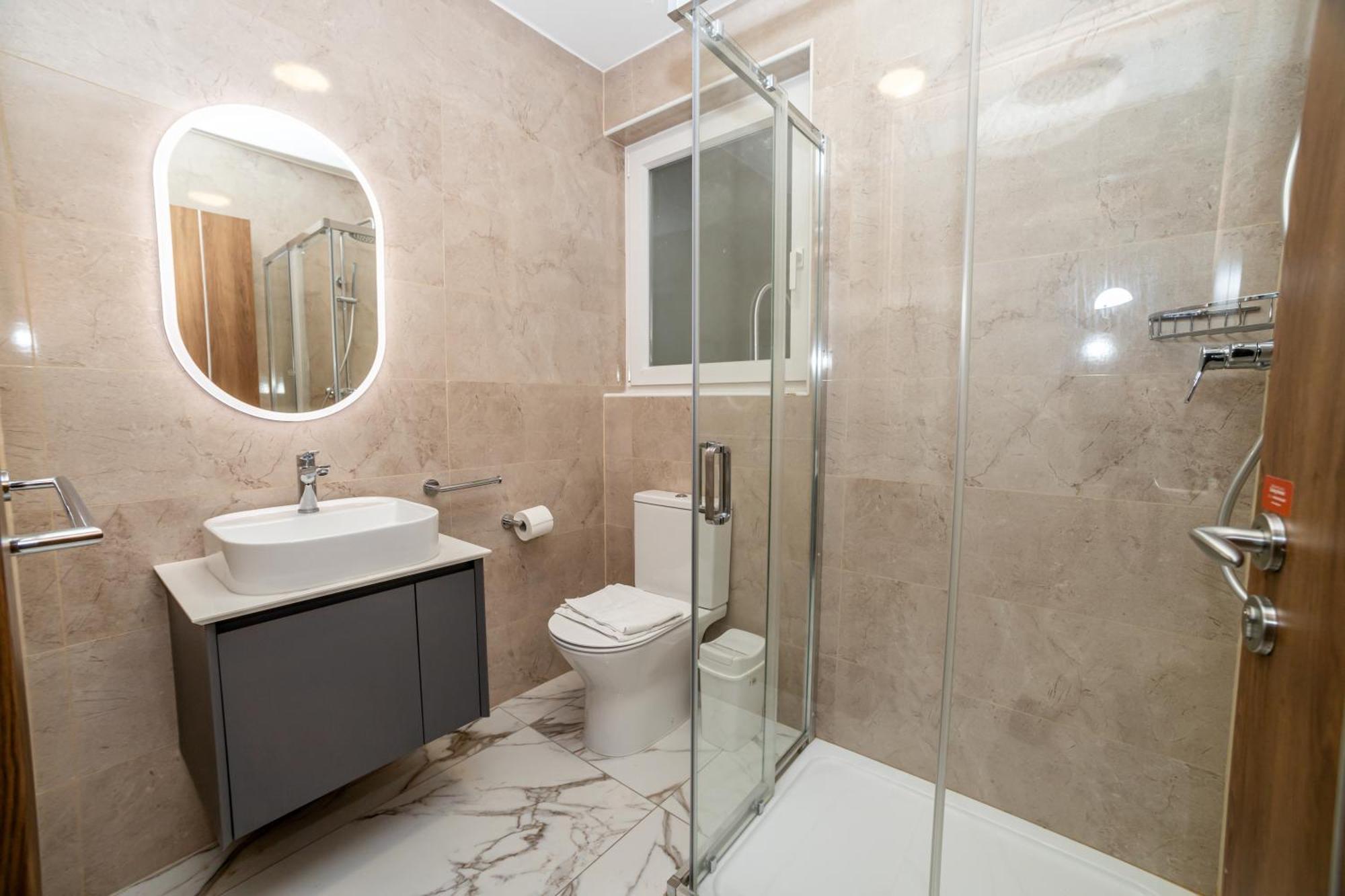 New, Stylish And Modern 1Br Apartment セント・ポールズ・ベイ エクステリア 写真
