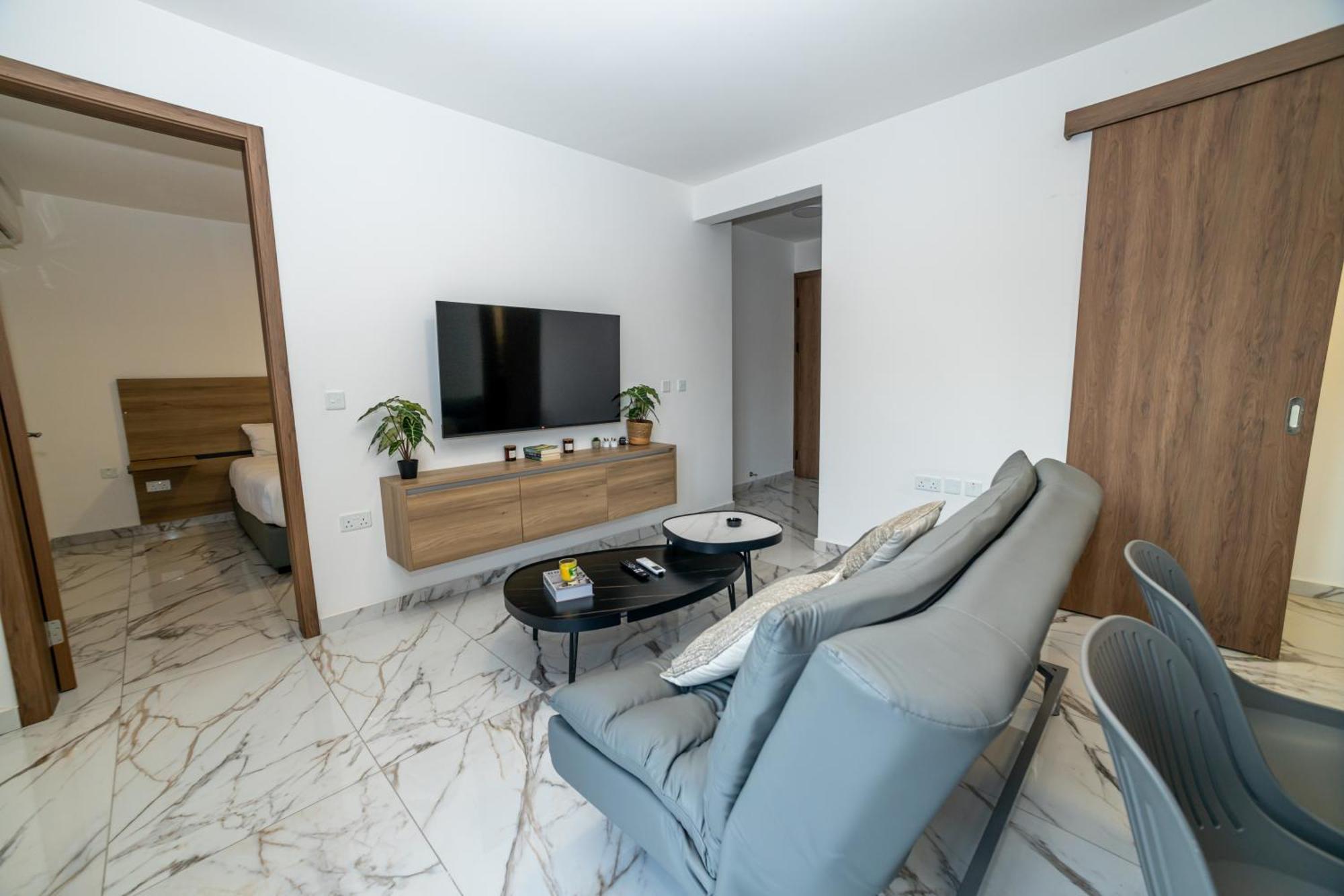 New, Stylish And Modern 1Br Apartment セント・ポールズ・ベイ エクステリア 写真