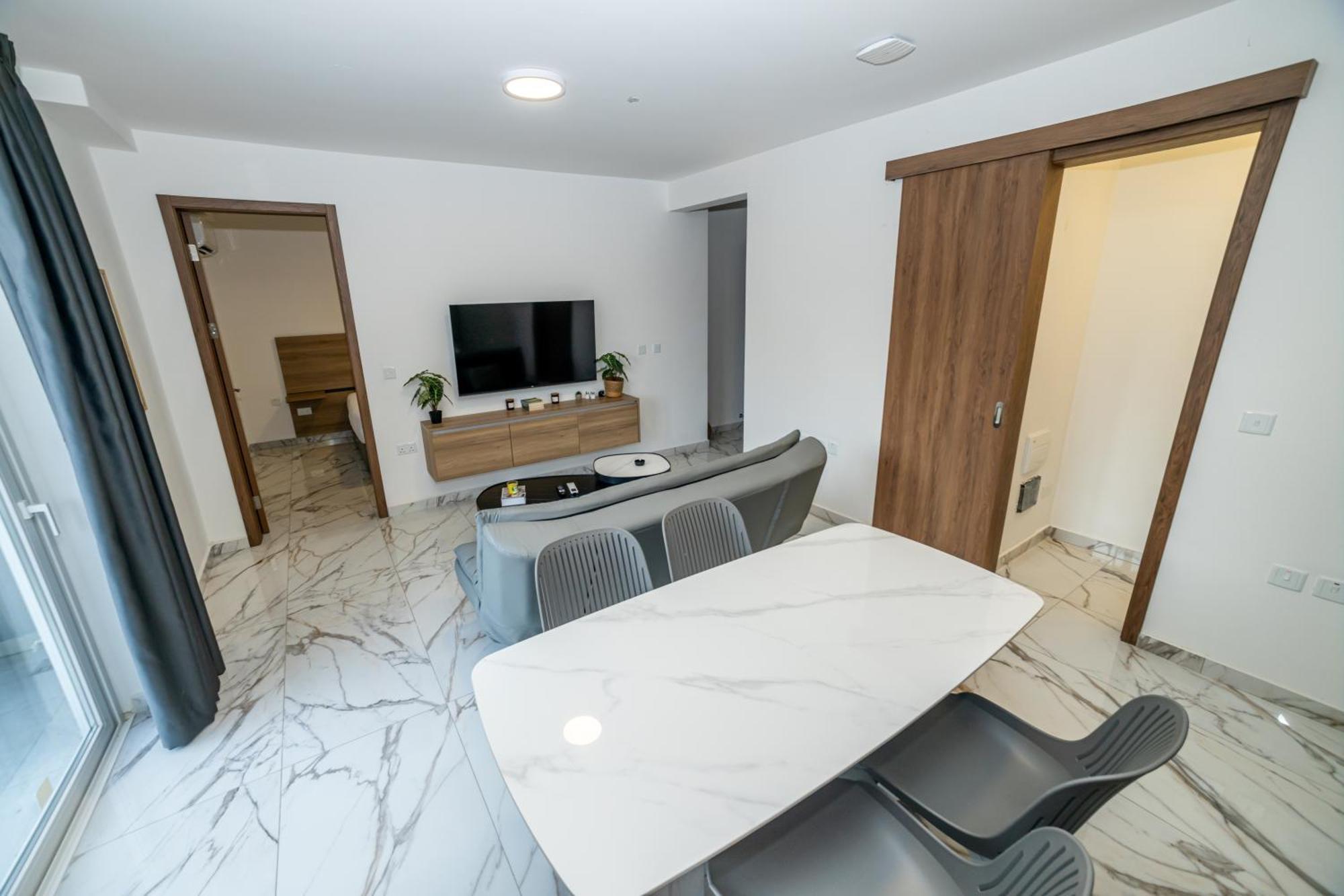 New, Stylish And Modern 1Br Apartment セント・ポールズ・ベイ エクステリア 写真