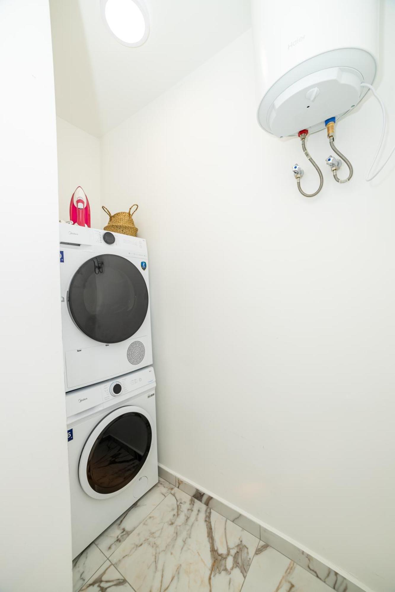 New, Stylish And Modern 1Br Apartment セント・ポールズ・ベイ エクステリア 写真